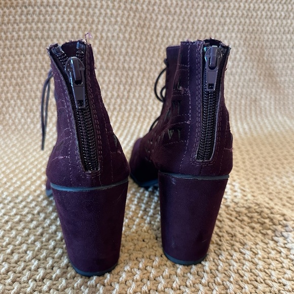 Burgundy heel boots - Picture 4 of 10